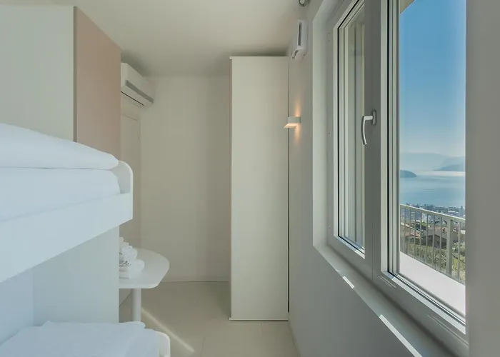 Valarin Luxury & Wellness, By Rent Apartamento Vercana